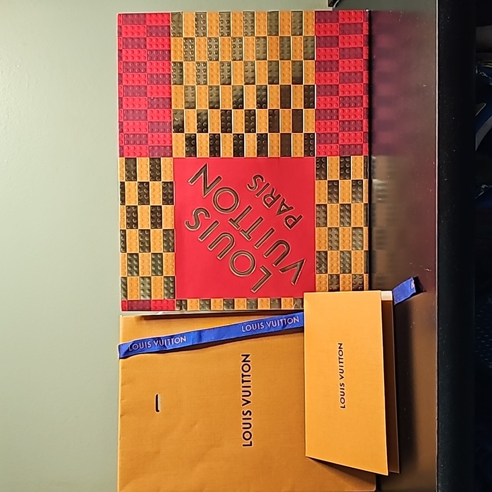 BUNDLE 🌟Louis Vuitton Resale Bags & Gift Holder 🎁